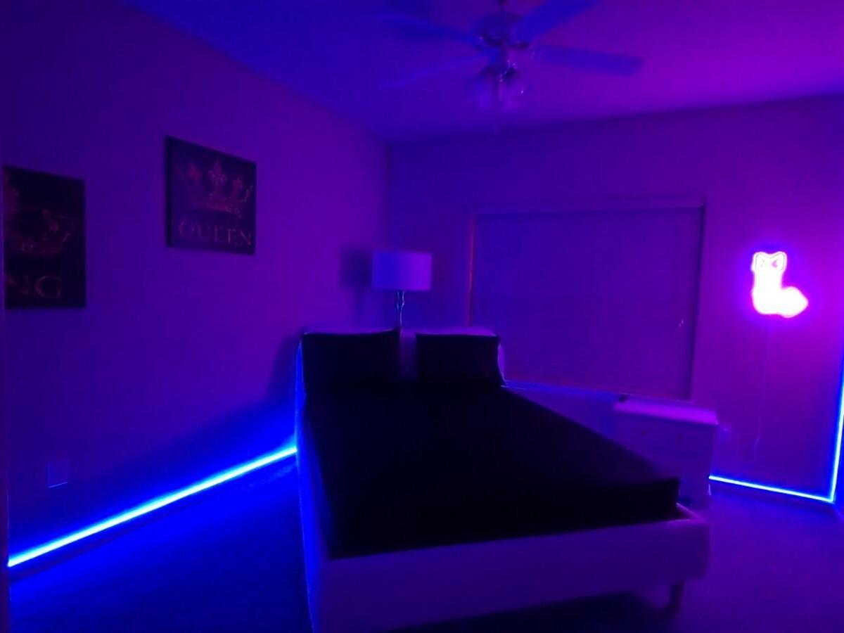Two Couple Up - Adults Only! Instant Booking Let'S Play Charlotte Exterior photo