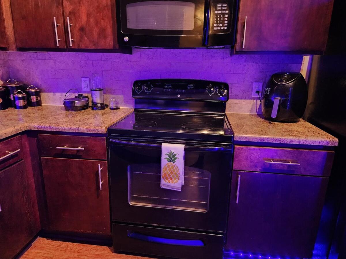 Two Couple Up - Adults Only! Instant Booking Let'S Play Charlotte Exterior photo